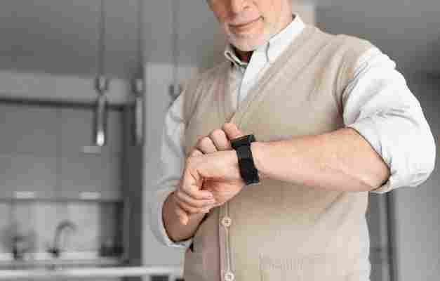 Smartwatch dla seniorów ,GoGPS FA28S 4G (czarny)
