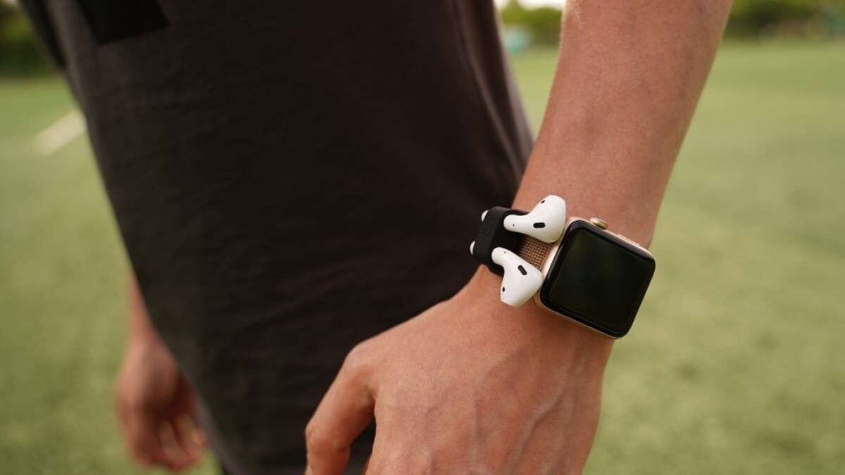 Elago Wristfit: pasek do Apple Watch ze stacją dokującą AirPods