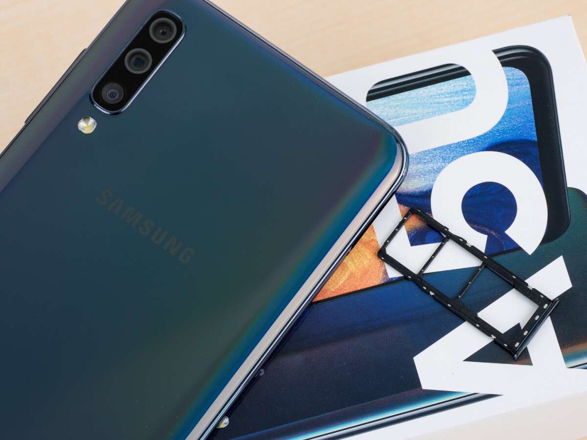 Galaxy A50: Samsung rozprowadza październikową łatkę na pierwszy smartfon